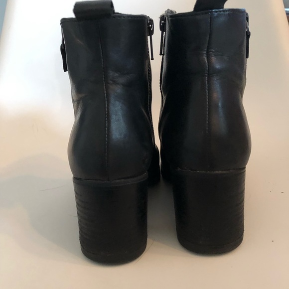 Super cute booties! - Picture 3 of 4